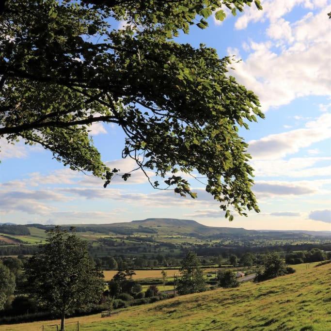 Wensleydale Halls Leyburn Bagian luar foto